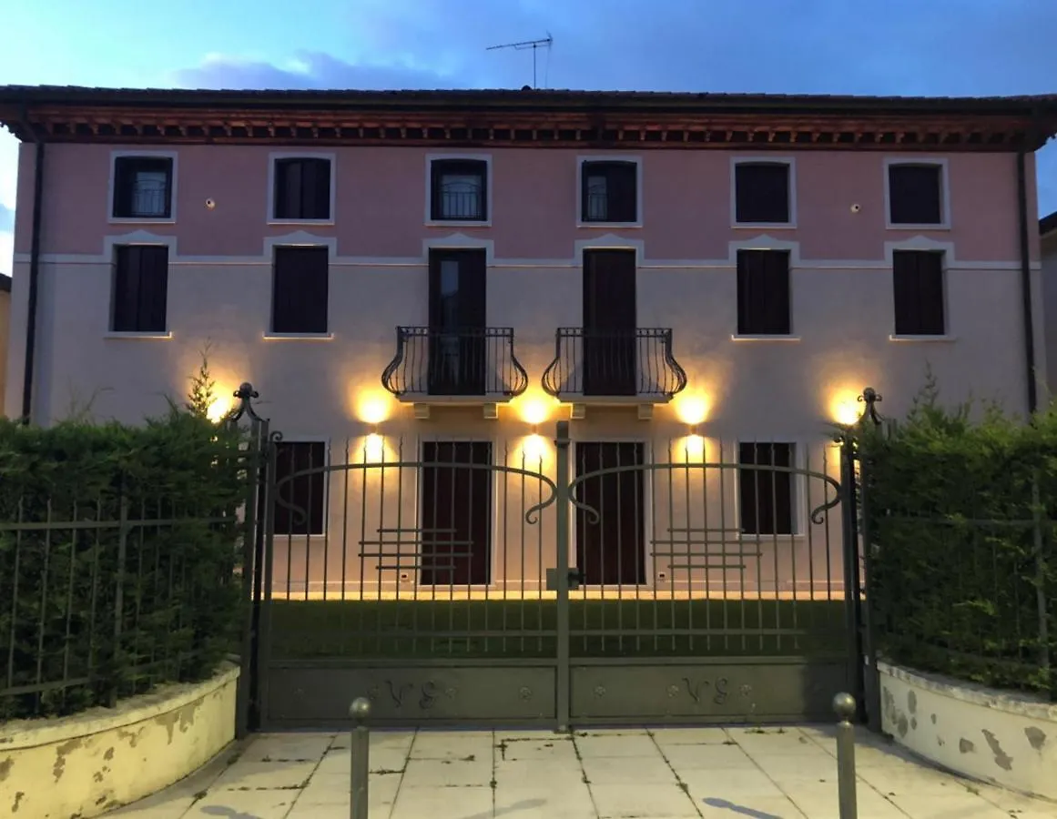 Villa Giotto Luxury Suite & Apartments メストレ